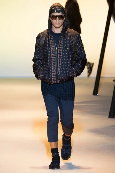 Look 35
